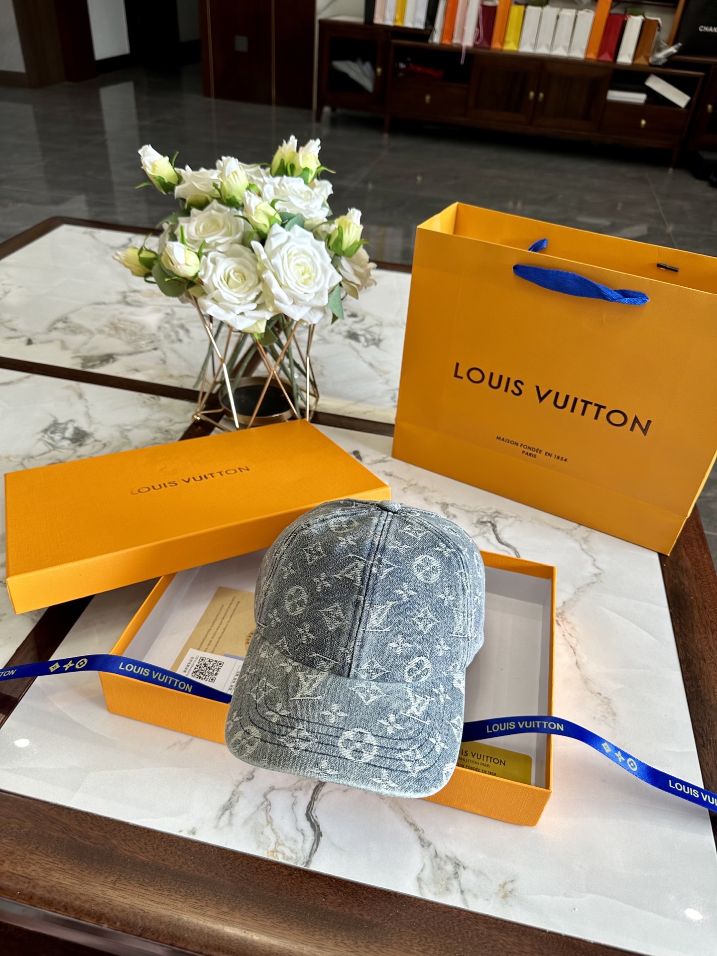 LV hat model 60